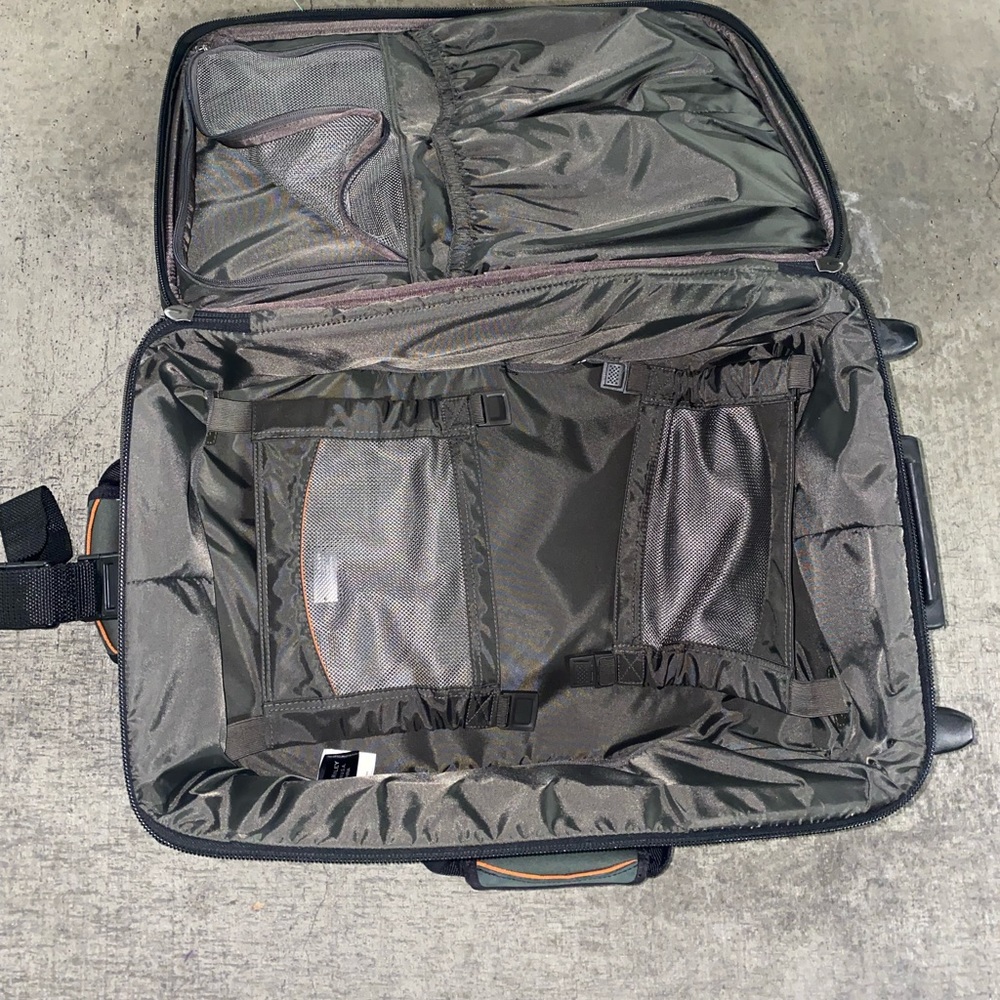 Briggs & Riley Carry On Suitcase - Picture 4 of 13